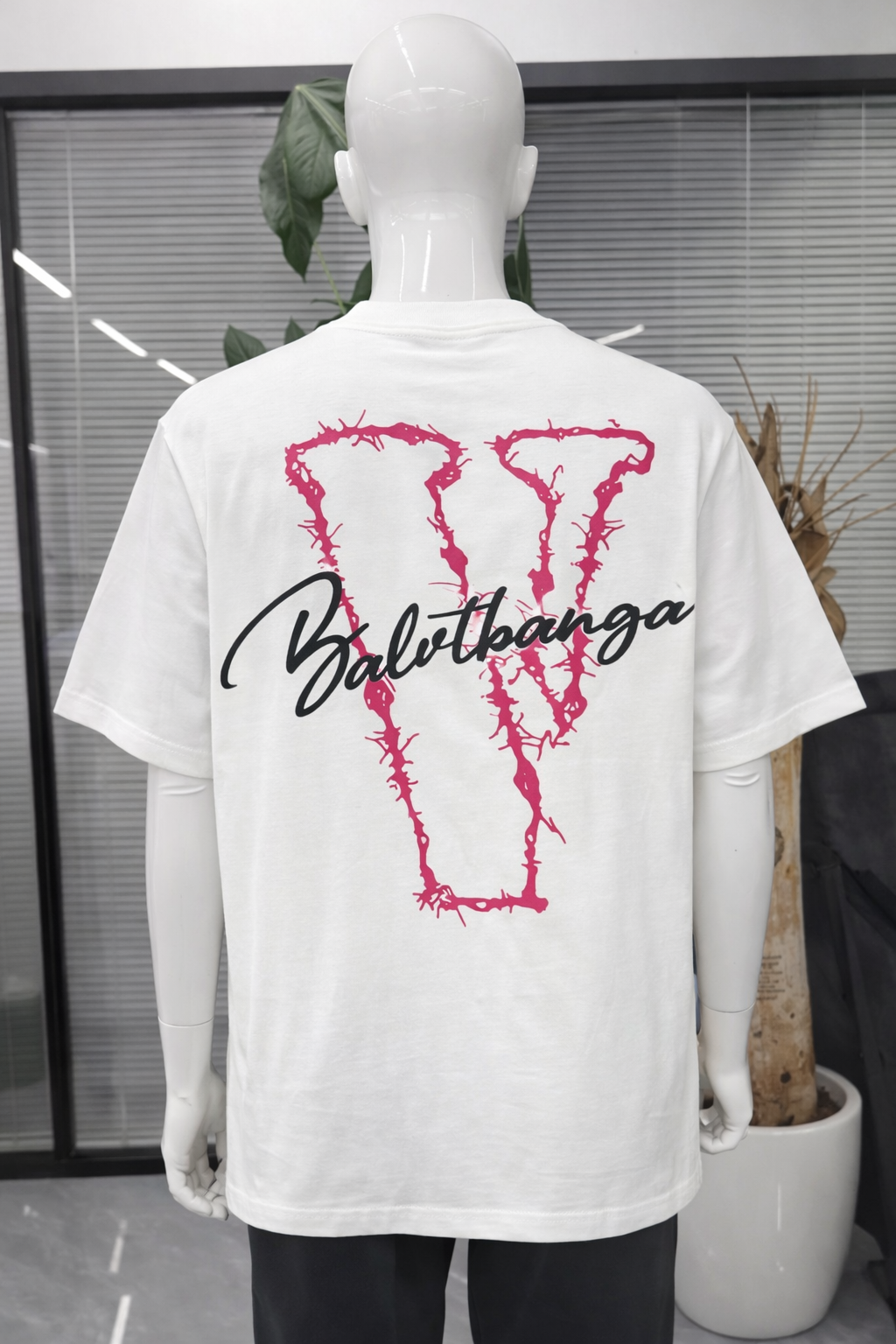 T-shirt Oversize Blanc “Balotbanga V” – Design Streetwear Graphique | Taille L