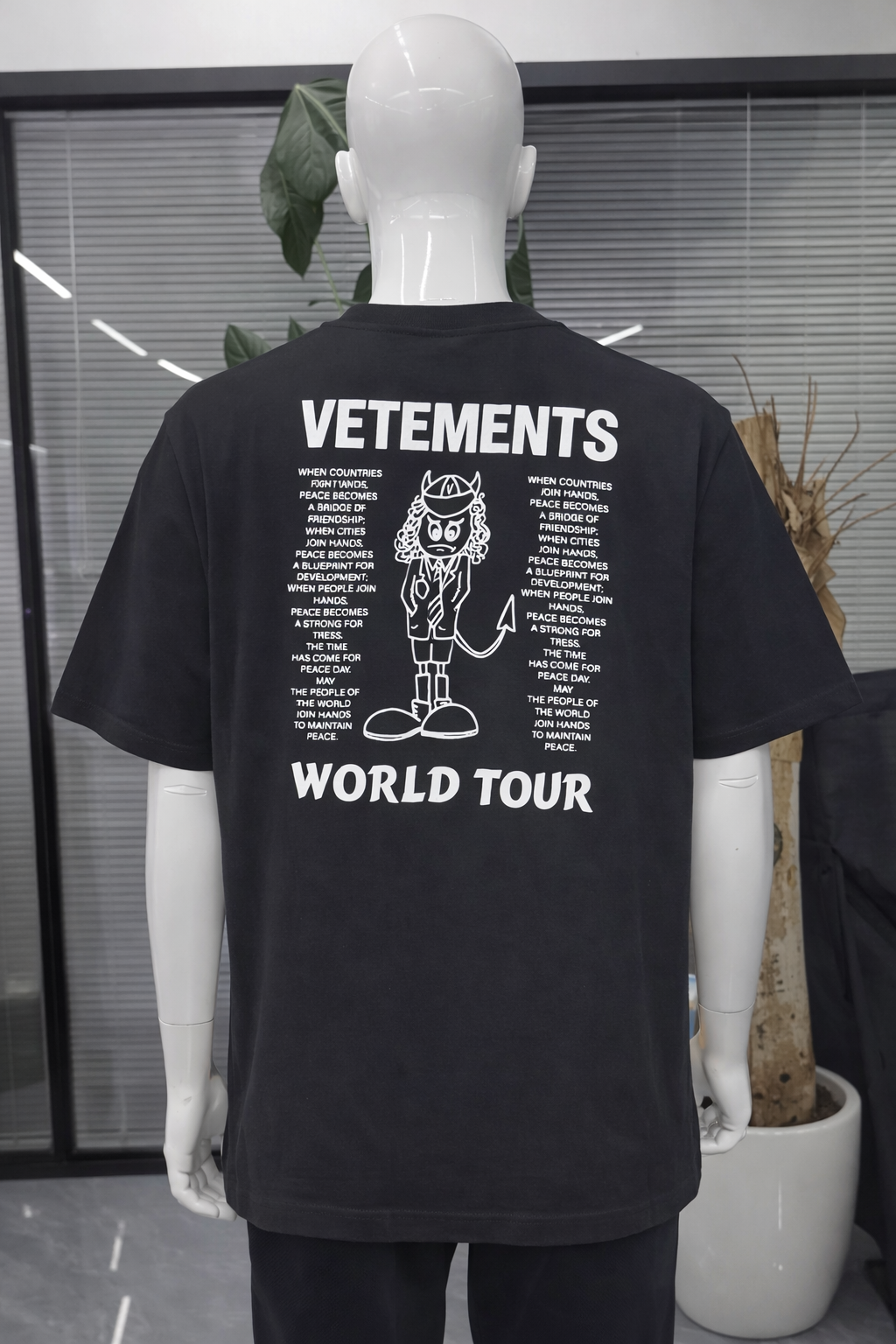 T-shirt Oversize Noir VETEMENTS “I Am Not a Demon” – World Tour | Tailles S & M