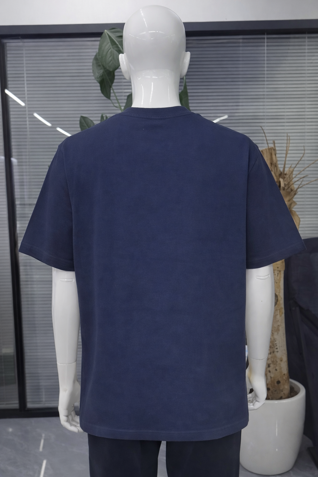 T-shirt Oversize Bleu Marine ESSENTIALS – Design Minimal | Taille XL