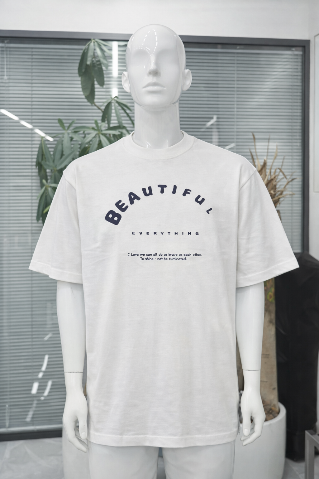 T-shirt Oversize Blanc “Beautiful Everything” – Design Minimal | Taille XL